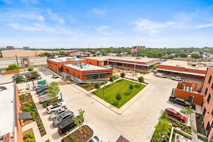 More Photos Of 1305 E Houston St, San Antonio Office For Lease