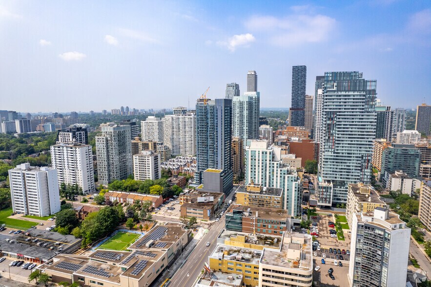 More Photos Of 161-163 Eglinton Ave, Toronto Apartments For Lease
