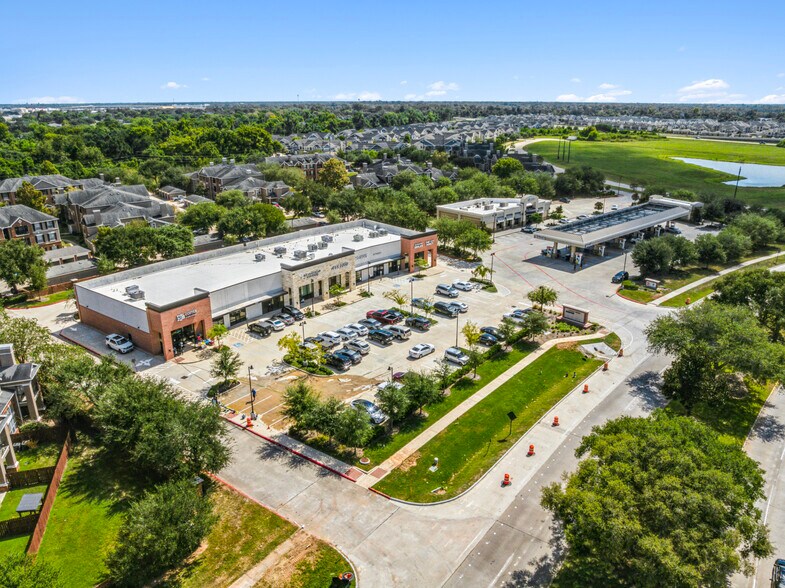 More Photos Of 5822 Sienna Pky, Missouri City Storefront For Sale