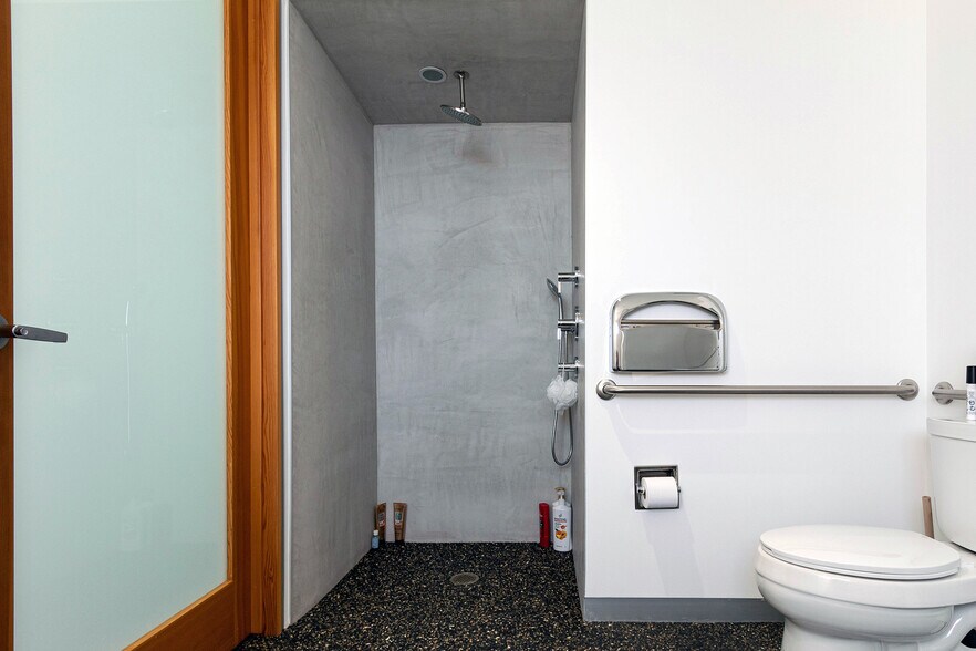 More Photos Of 227 California St, El Segundo Loft Creative Space For Lease
