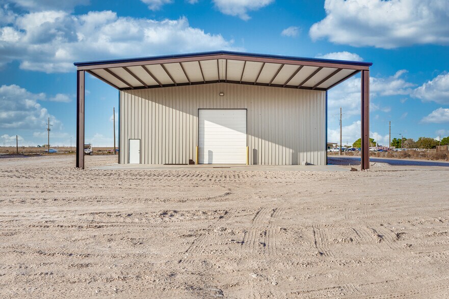 More Photos Of TBD Lot 4 ECR 140, Midland Warehouse For Lease