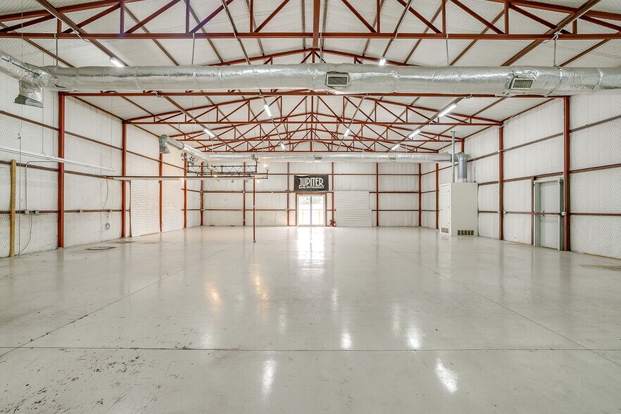 More Photos Of 10450 E Bankhead Hwy, Aledo Flex For Sale