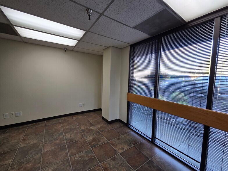 More Photos Of 4925 Indian School Rd NE, Salem Warehouse For Lease