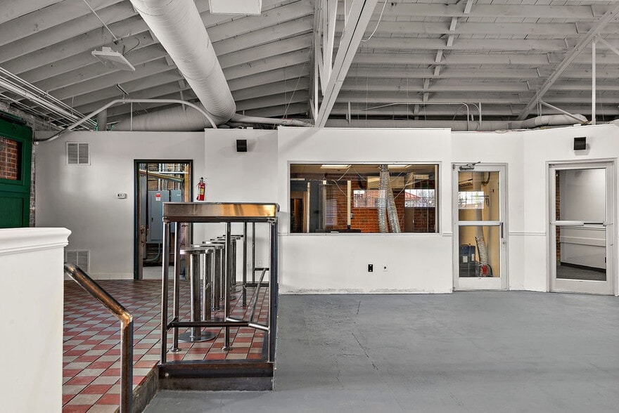 More Photos Of 225 W 2nd St, Pueblo Office For Lease