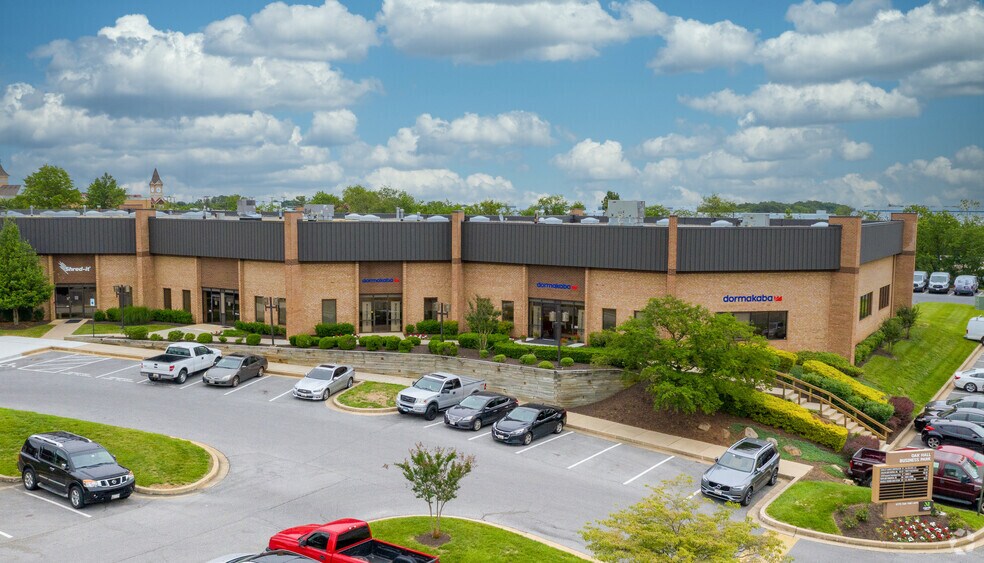 More Photos Of 6770 Oak Hall Ln, Columbia Light Manufacturing For Lease