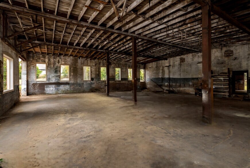 More Photos Of 305 S Orange Ave, Eufaula Industrial For Sale
