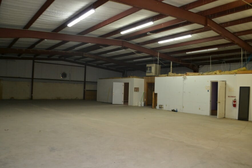 More Photos Of 835 W Sunrise Cir, Hobbs Flex For Lease