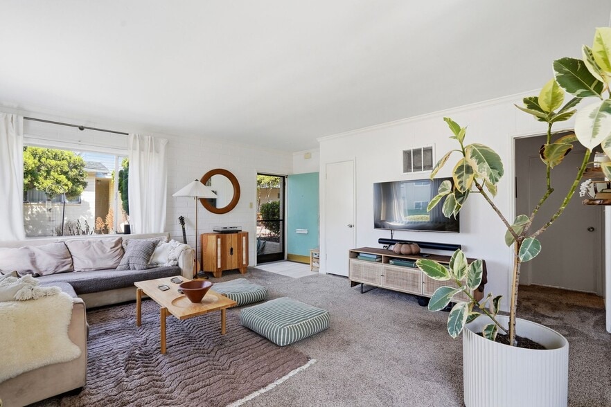 More Photos Of 428-438 Rosemont St, La Jolla Apartments For Sale