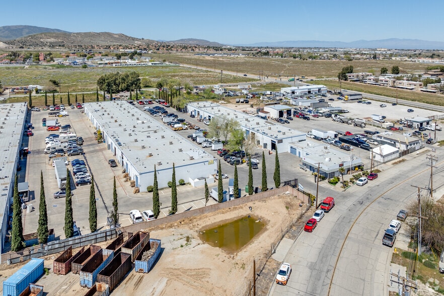 More Photos Of 37925 6th St E, Palmdale Warehouse For Lease