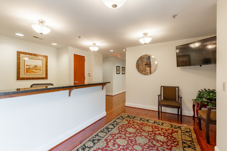 More Photos Of 6339 Ten Oaks Rd, Clarksville Office For Sale