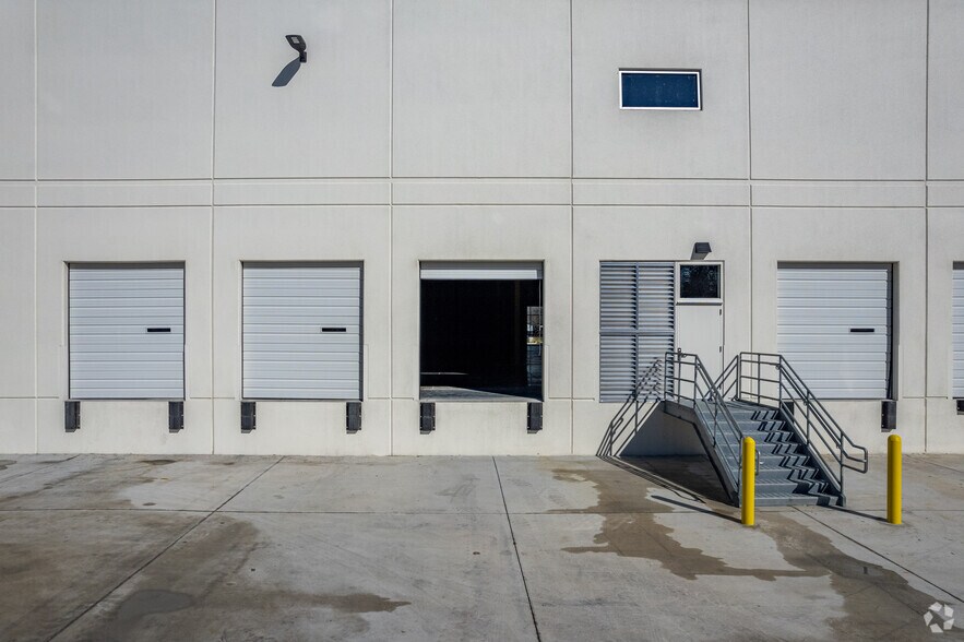 More Photos Of 1207 Farmers Rd, Grand Prairie Warehouse For Sale