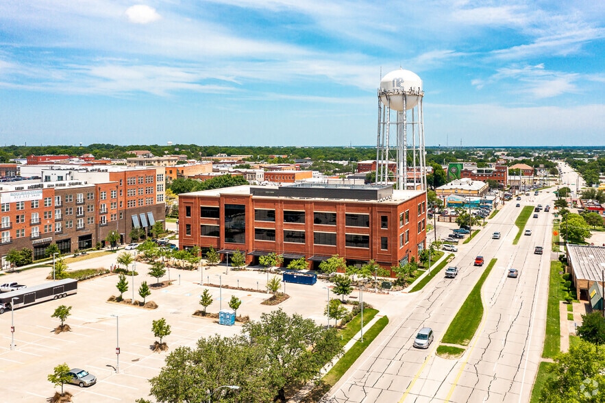 More Photos Of 300 E Davis St, McKinney Coworking Space