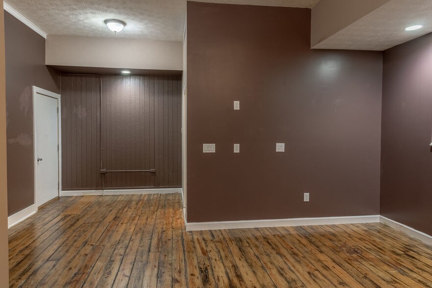 More Photos Of 149-155 S Main St, Leslie Storefront Retail Residential For Sale