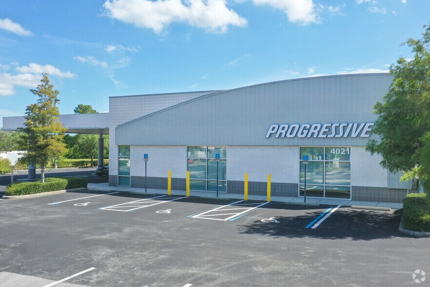 More Photos Of 4021 Tampa Rd, Oldsmar Showroom For Sale