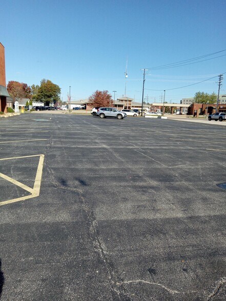 More Photos Of 400 St. Louis St, Edwardsville Medical For Lease