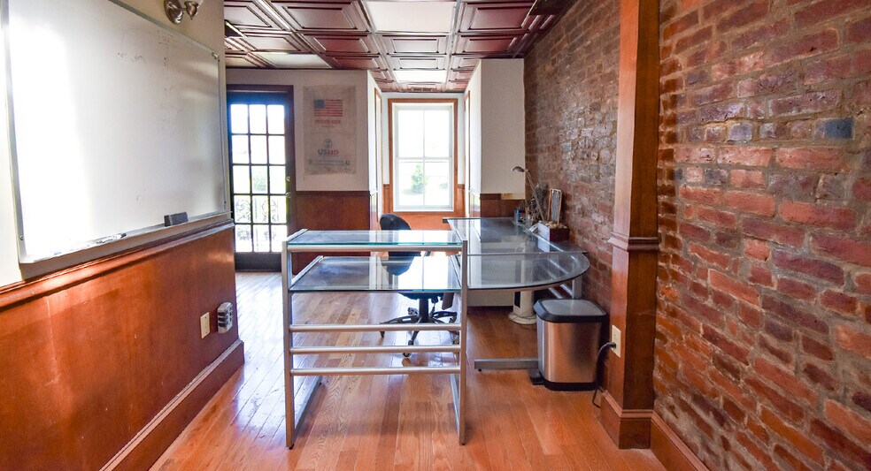 More Photos Of , Washington Office For Sale