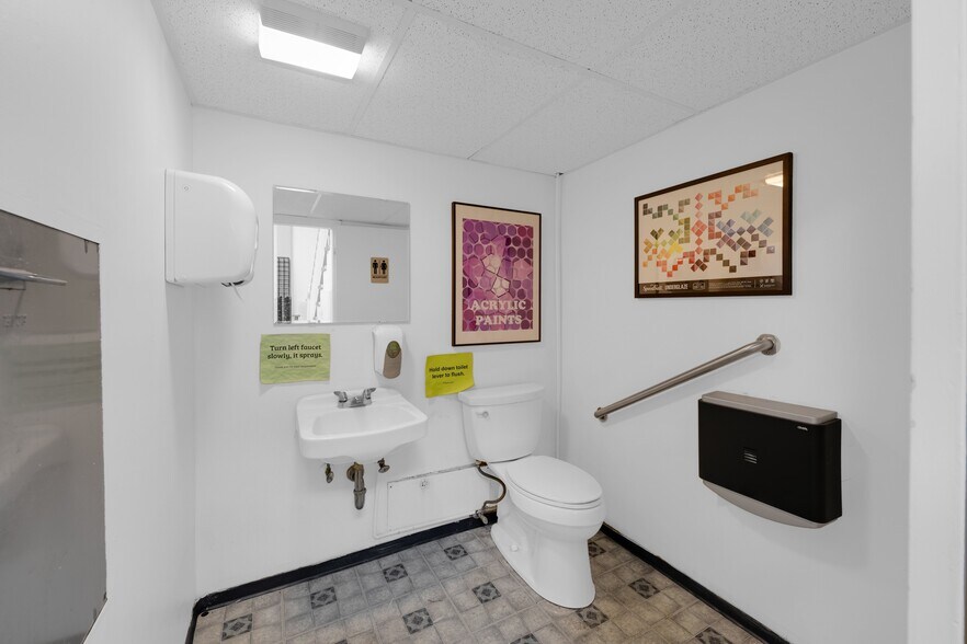 More Photos Of 953 Brunette Ave, Coquitlam General Retail For Sale