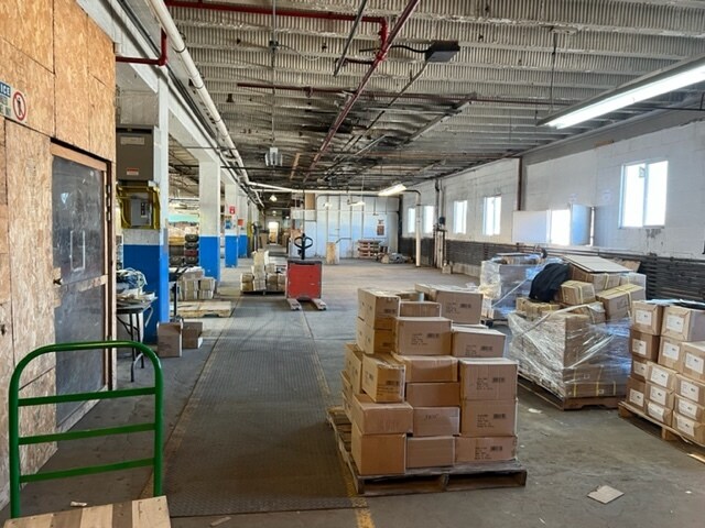 More Photos Of 824 Noyes St, Utica Manufacturing For Sale