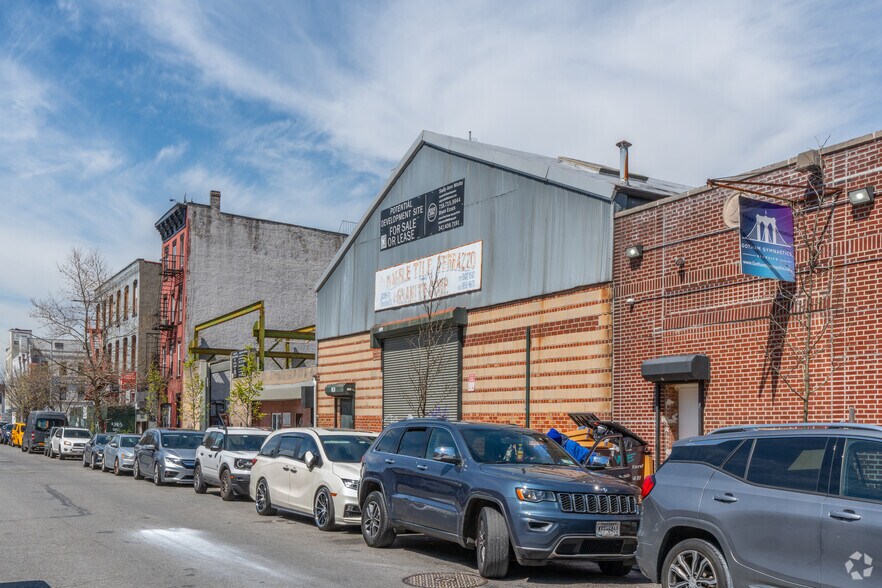 More Photos Of 305 Douglass St, Brooklyn Warehouse For Lease