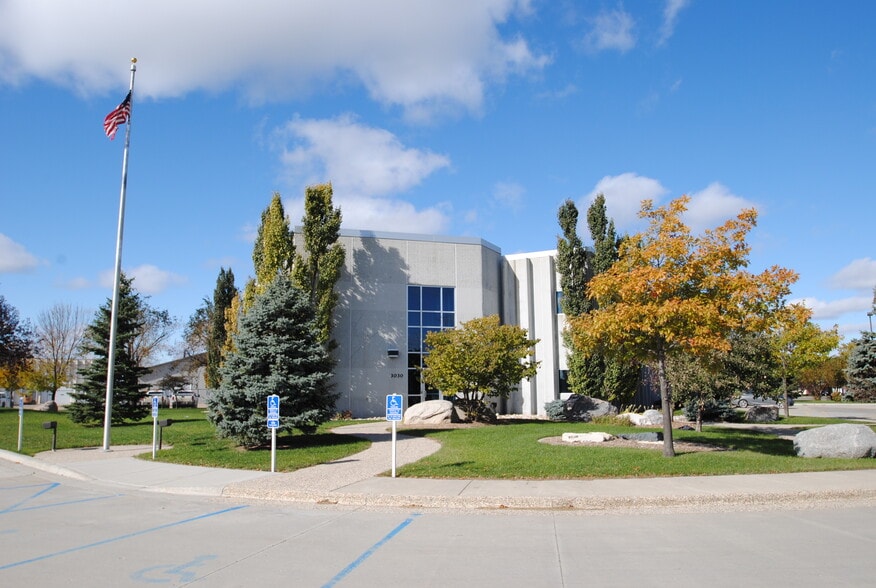 More Photos Of 3030 24th Ave S, Moorhead Light Manufacturing For Lease