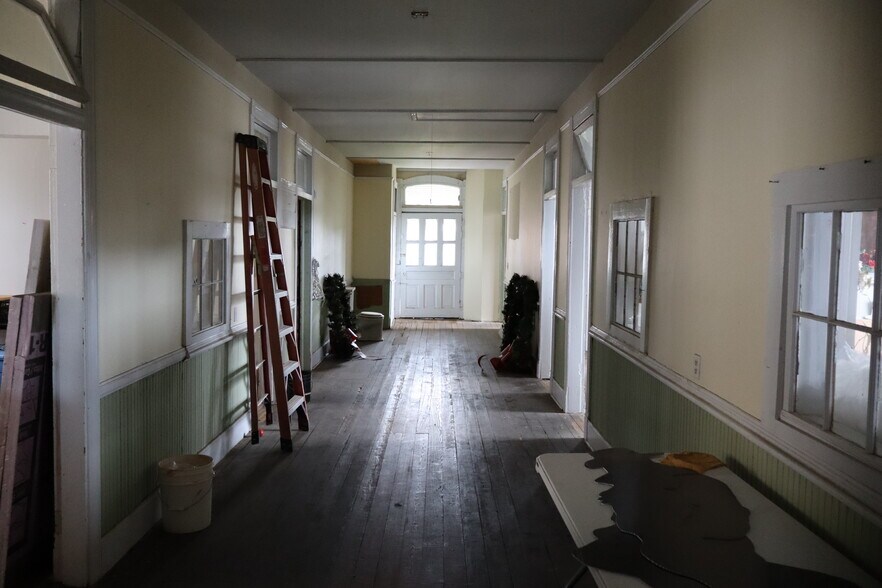 More Photos Of 108 NW Main St, Easley General Retail For Sale