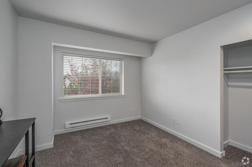 More Photos Of 4759-4779 Lynwood Center Rd NE, Bainbridge Island Apartments For Lease