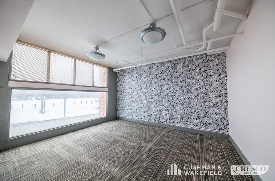 More Photos Of 10307 Detroit Ave, Cleveland Apartments For Lease