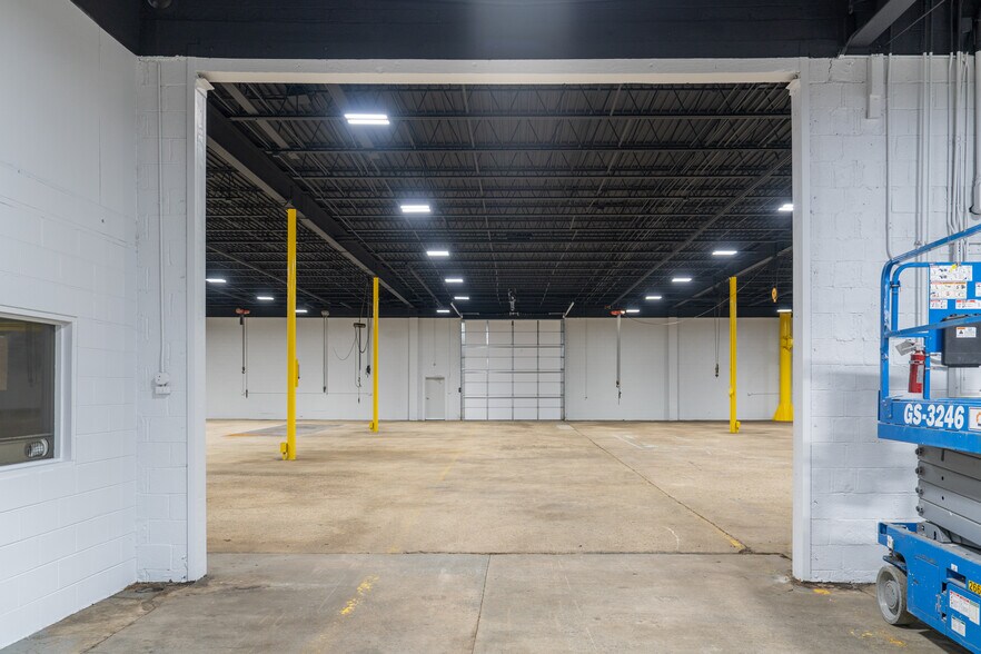 More Photos Of 1918 W Virginia Ave, Crewe Warehouse For Lease