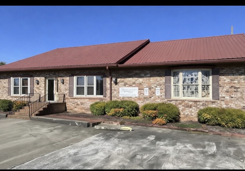 Primary Photo Of 200 E Battle St, Talladega Medical For Sale