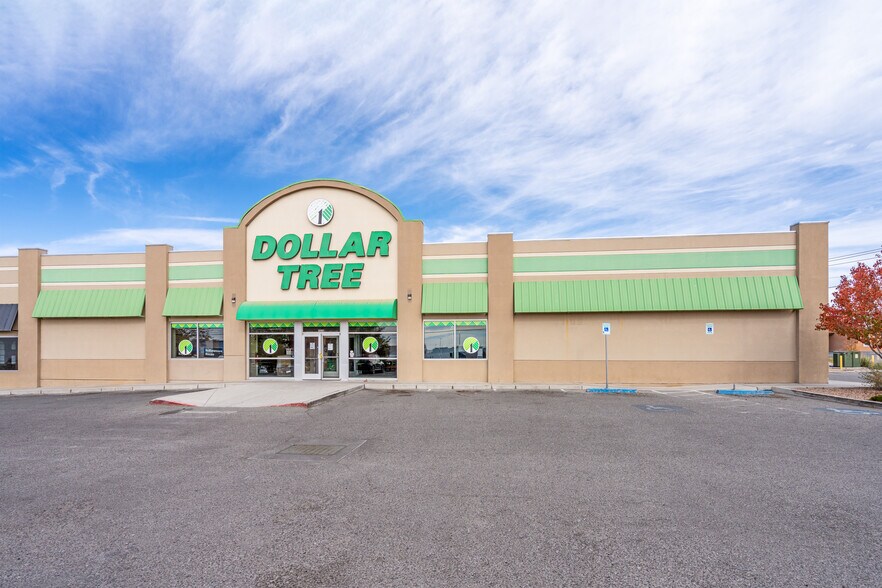 More Photos Of 402 Carr Ln, Espanola Freestanding For Lease