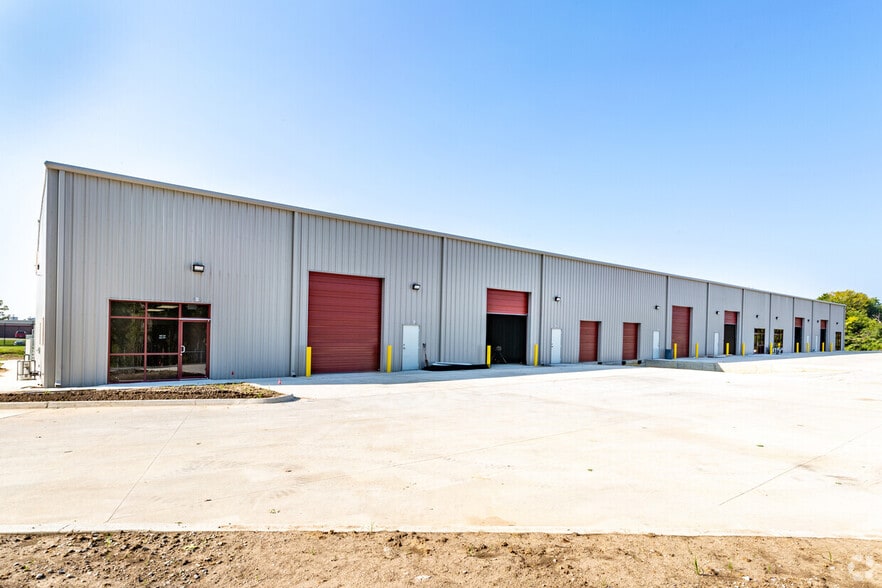 More Photos Of 1630 N Mingo Rd, Tulsa Unknown For Lease