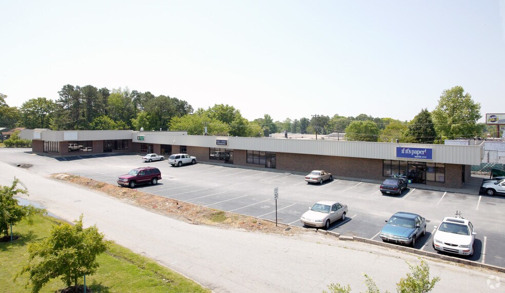 More Photos Of 2854 Wade Hampton Blvd, Taylors Storefront Retail Office For Lease