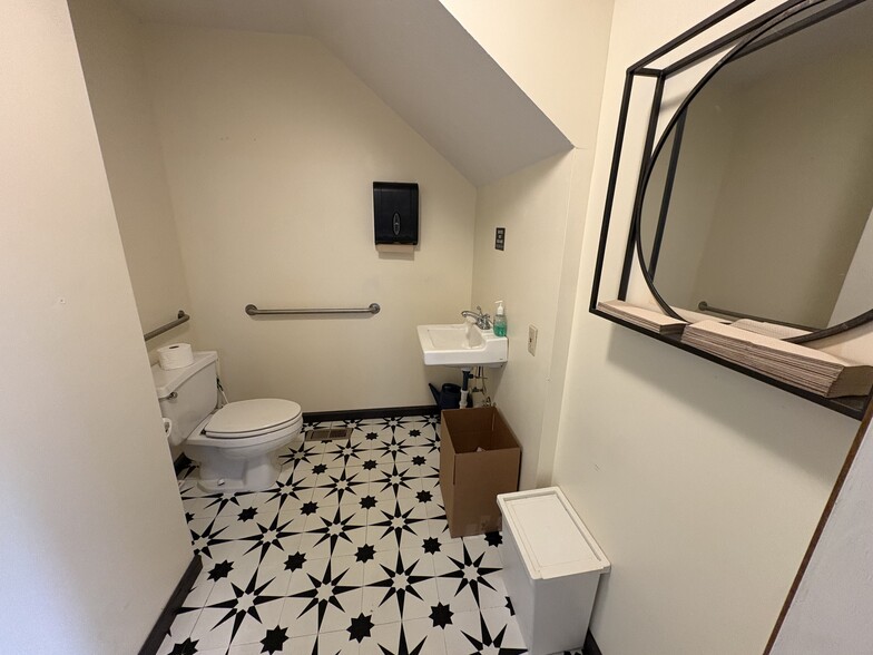 More Photos Of 816 Main St, Lafayette Storefront Retail Residential For Lease