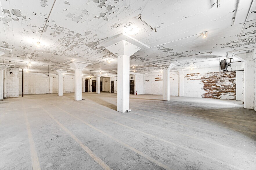 More Photos Of 7411 S Stony Island Ave, Chicago Warehouse For Sale