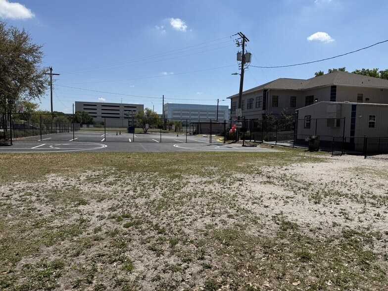 More Photos Of 1511 S US Highway 301, Tampa Office For Sale