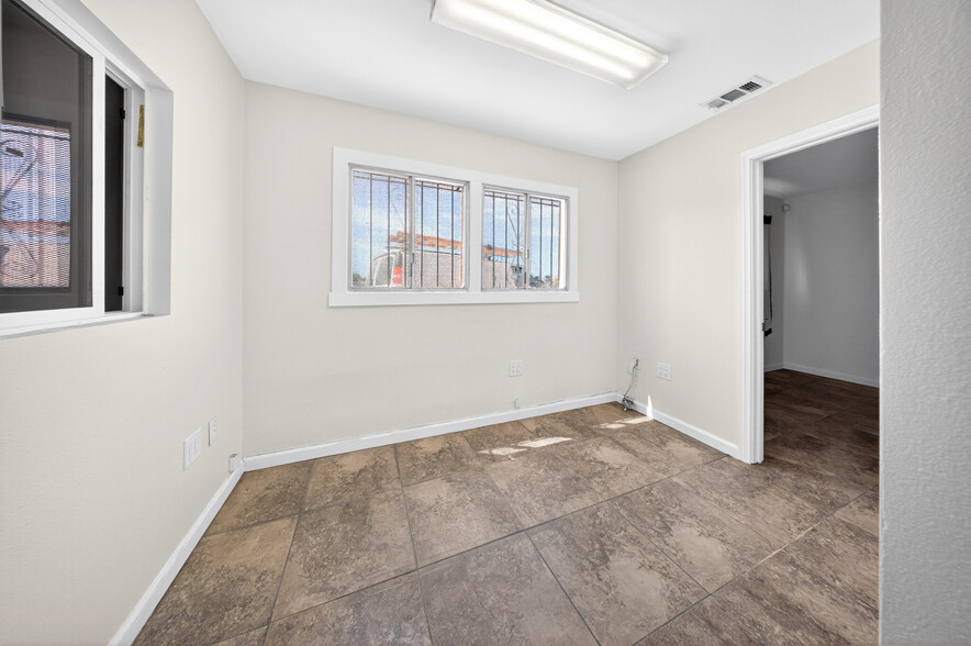 More Photos Of 1433-1437 W El Segundo Blvd, Compton Warehouse For Lease