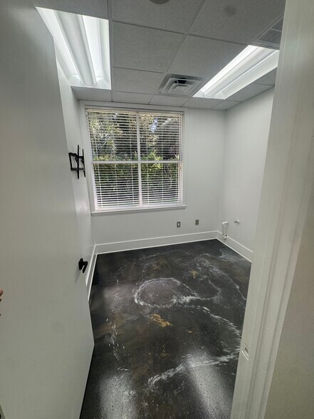 More Photos Of 13730 Cypress Terrace Cir, Fort Myers Medical For Sale