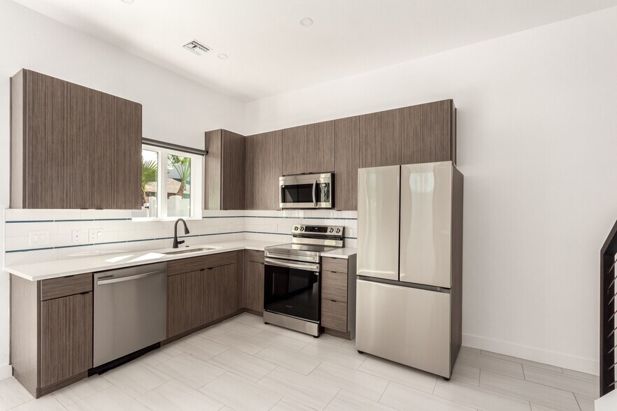 More Photos Of , Phoenix Multifamily For Sale