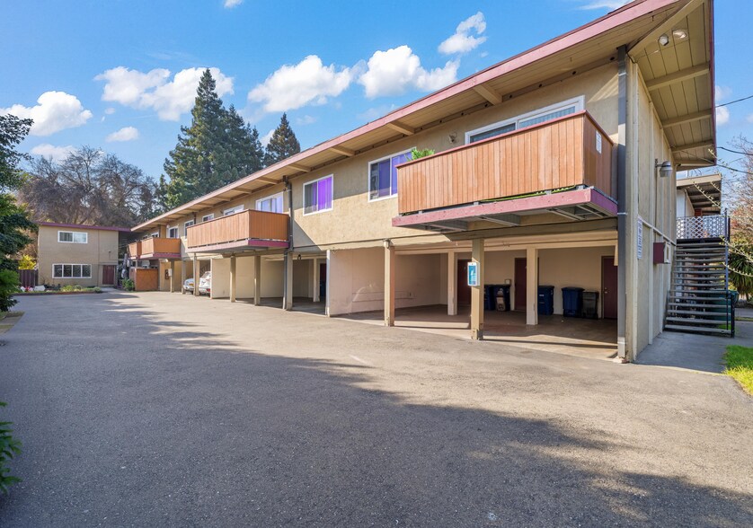 More Photos Of 25039 Cypress Ave, Hayward Apartments For Sale