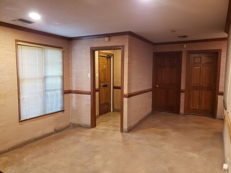 More Photos Of 411 Andrews Rd, Durham Office For Sale