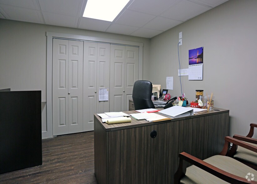 More Photos Of 545 E Jericho Tpke, Huntington Station Office For Sale