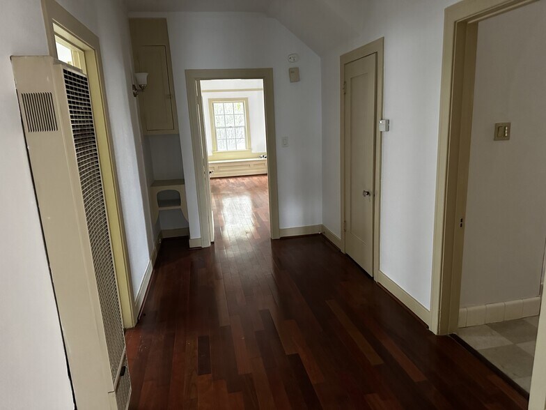 More Photos Of 1945 S Bronson Ave, Los Angeles Apartments For Sale