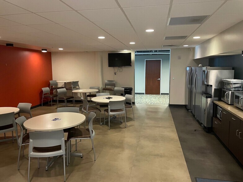 More Photos Of 8333 Bryan Dairy Rd, Largo Office For Sale