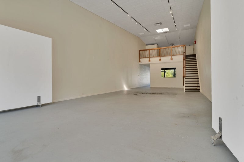 More Photos Of 462 S Palm Canyon Dr, Palm Springs General Retail For Sale