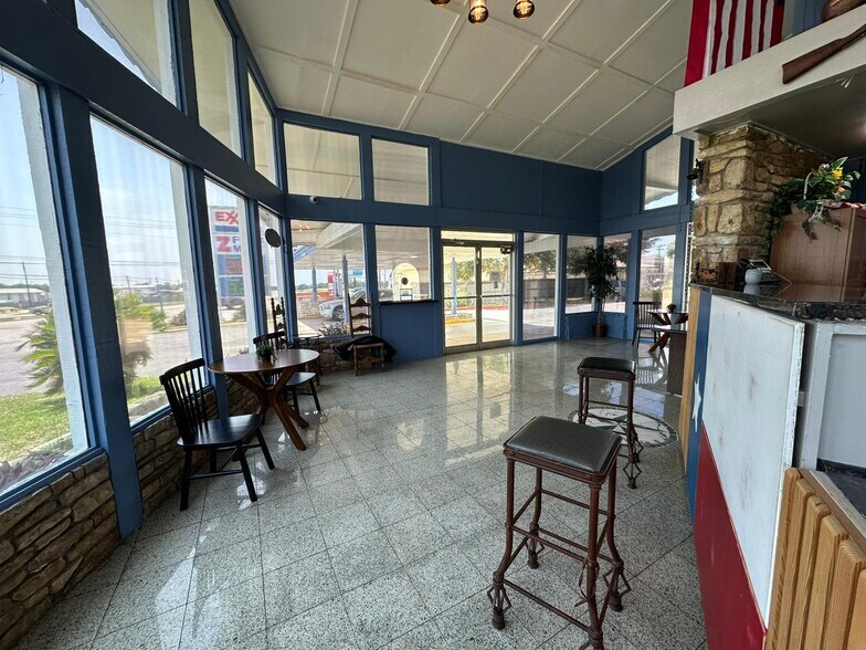 More Photos Of 3307 US Highway 90A E, Gonzales Hotel For Sale