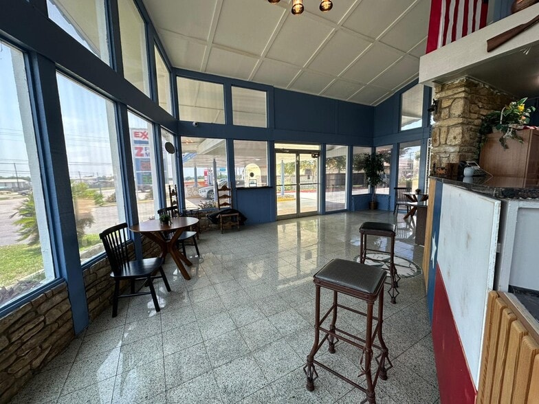 More Photos Of 3307 US Highway 90A E, Gonzales Hotel For Sale