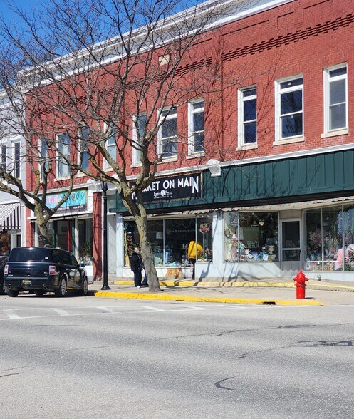 More Photos Of 433 Main St, Frankfort General Retail For Sale