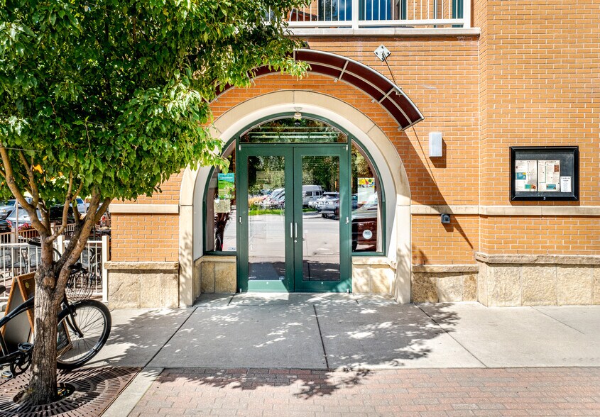 More Photos Of 700 Yampa, Steamboat Springs Restaurant For Sale
