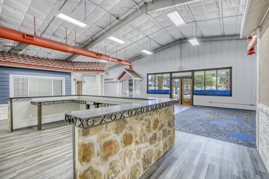More Photos Of 5238 Evers Rd, San Antonio Warehouse For Sale