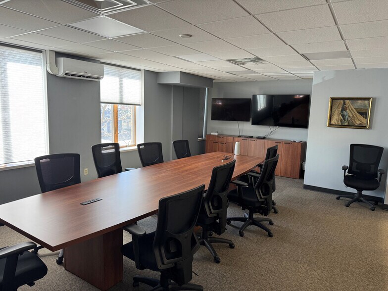 More Photos Of 108 S Minnesota Ave, Saint Peter Storefront Retail Office For Lease